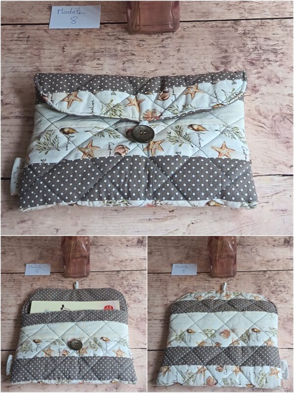 Pochette à livre de poche écoresponsable Modèle 8 matelassée, patchwork coquillages marins et tissu taupe à pois blancs.