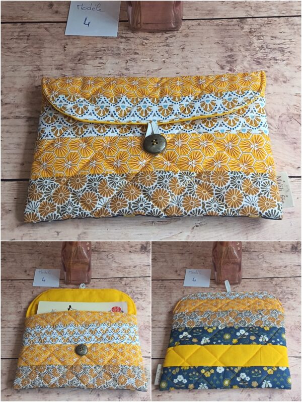 Pochette à livre de poche en tissu Modèle 4 aux imprimés floraux vintage et éventails avec doublure jaune vif.