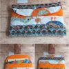 Pochette à livre de poche originale Modèle 3 matelassée orange avec imprimé oiseaux et doublure intérieure vive.