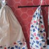 Comparaison entre le grand sac à pain de conservation doublé et le petit sac à baguette nomade motif ginkgo japonais.